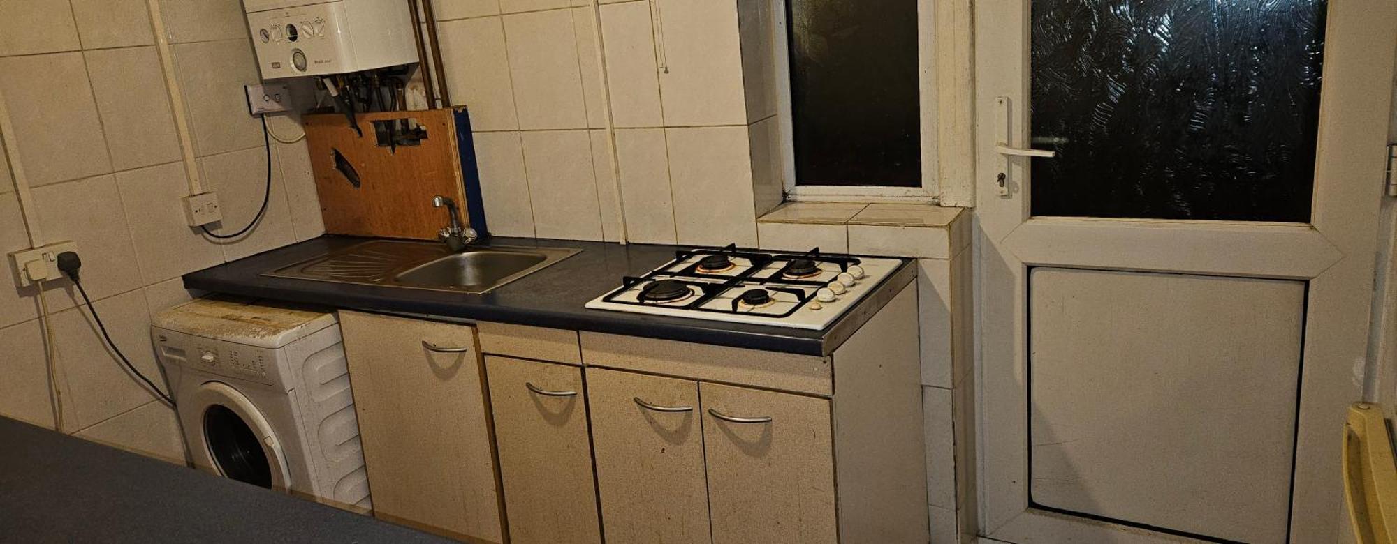 No Frills & Nothing Fancy 1 Bed Studio City Centre คาร์ดิฟฟ์ ภายนอก รูปภาพ