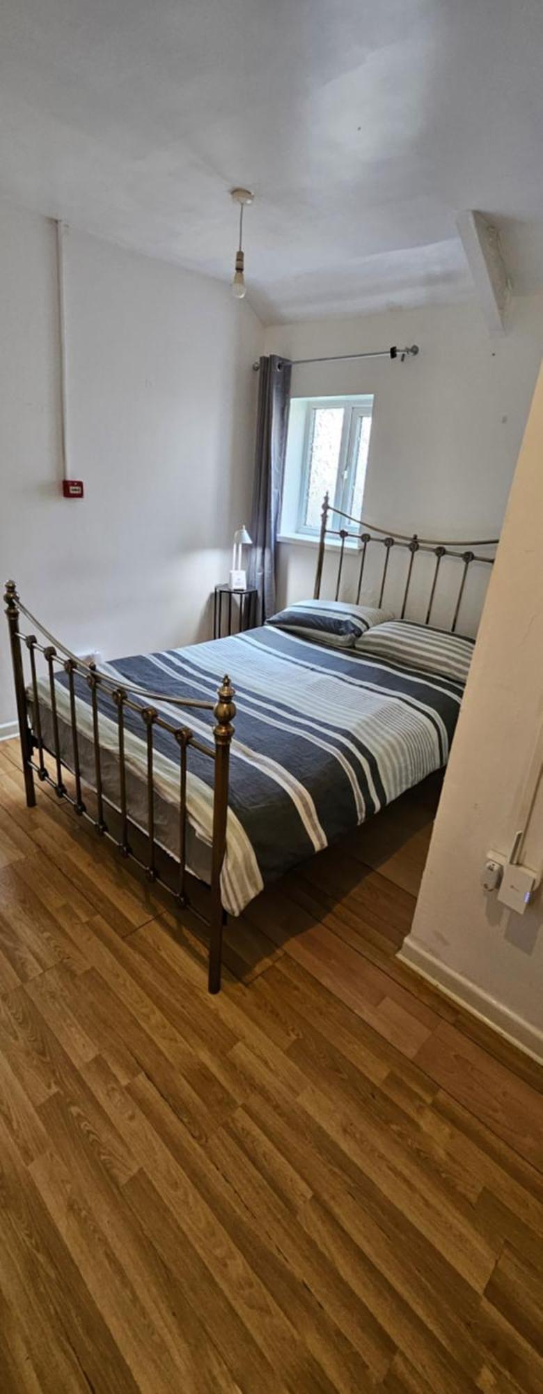 No Frills & Nothing Fancy 1 Bed Studio City Centre คาร์ดิฟฟ์ ภายนอก รูปภาพ